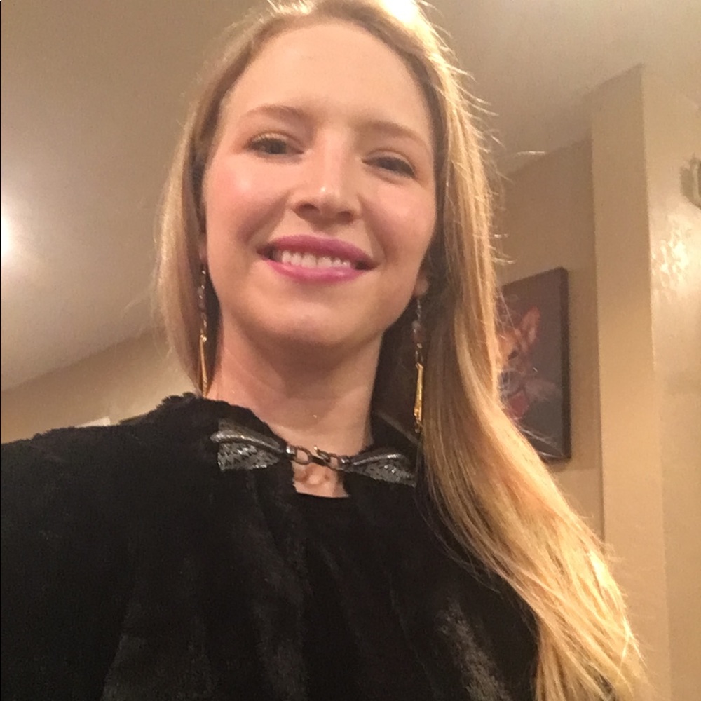 Meet your Posher, Nicole